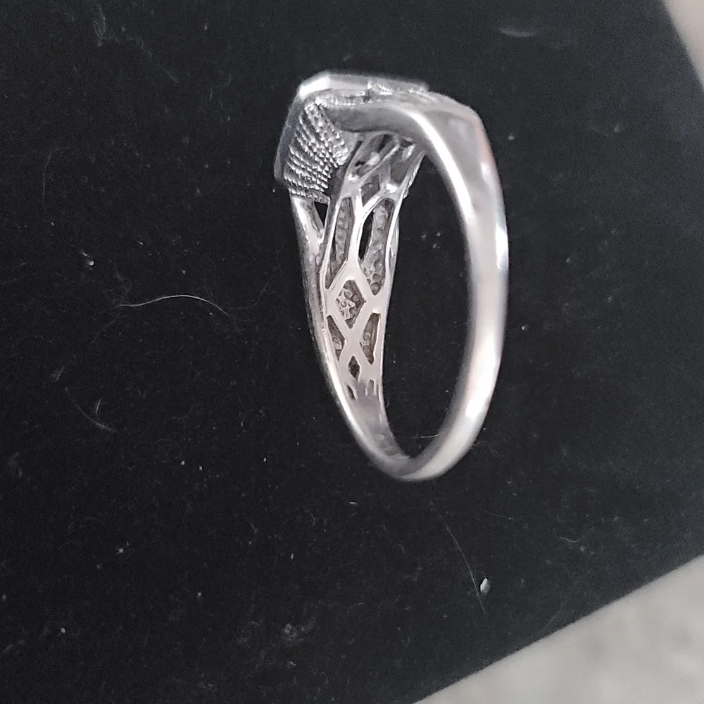 Diamond Ring - Picture 5 of 12